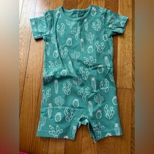 Mac & moon organic cotton short sleeve and shorts onesie